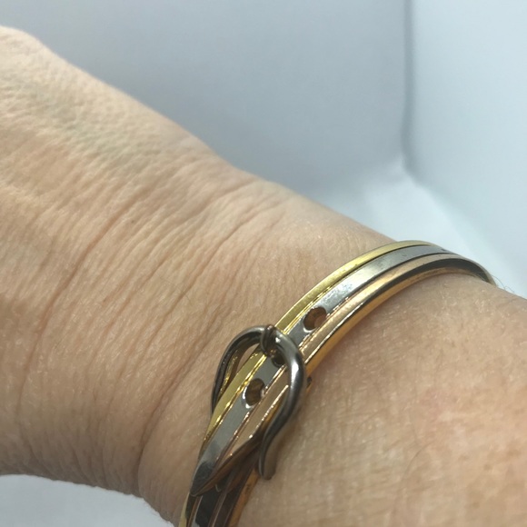 VTG 24 K Gold plated cuff buckle bracelet - Picture 5 of 7